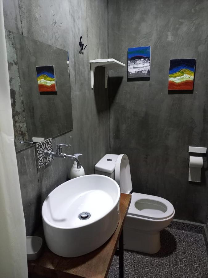 Hotel Lima.Tujoh Kuching Esterno foto
