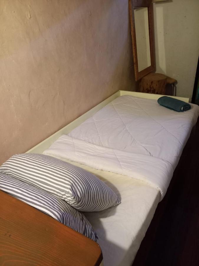 Hotel Lima.Tujoh Kuching Esterno foto