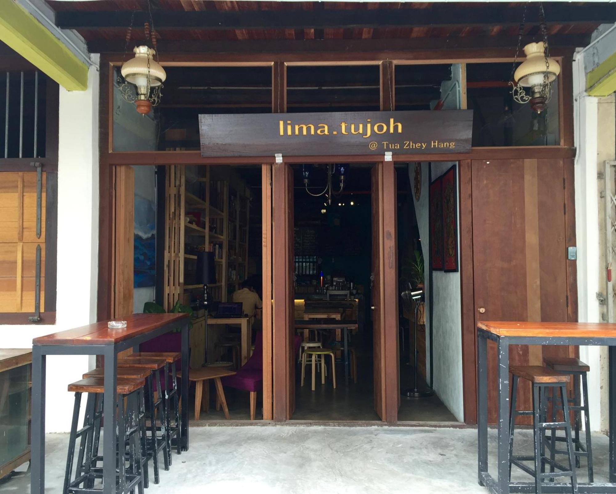 Hotel Lima.Tujoh Kuching Esterno foto
