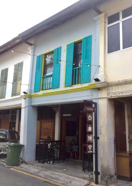Hotel Lima.Tujoh Kuching Esterno foto