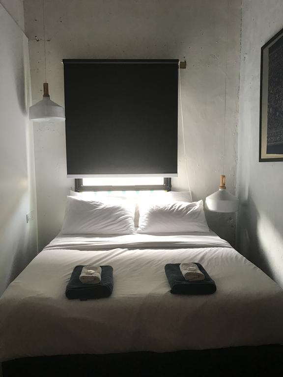 Hotel Lima.Tujoh Kuching Esterno foto
